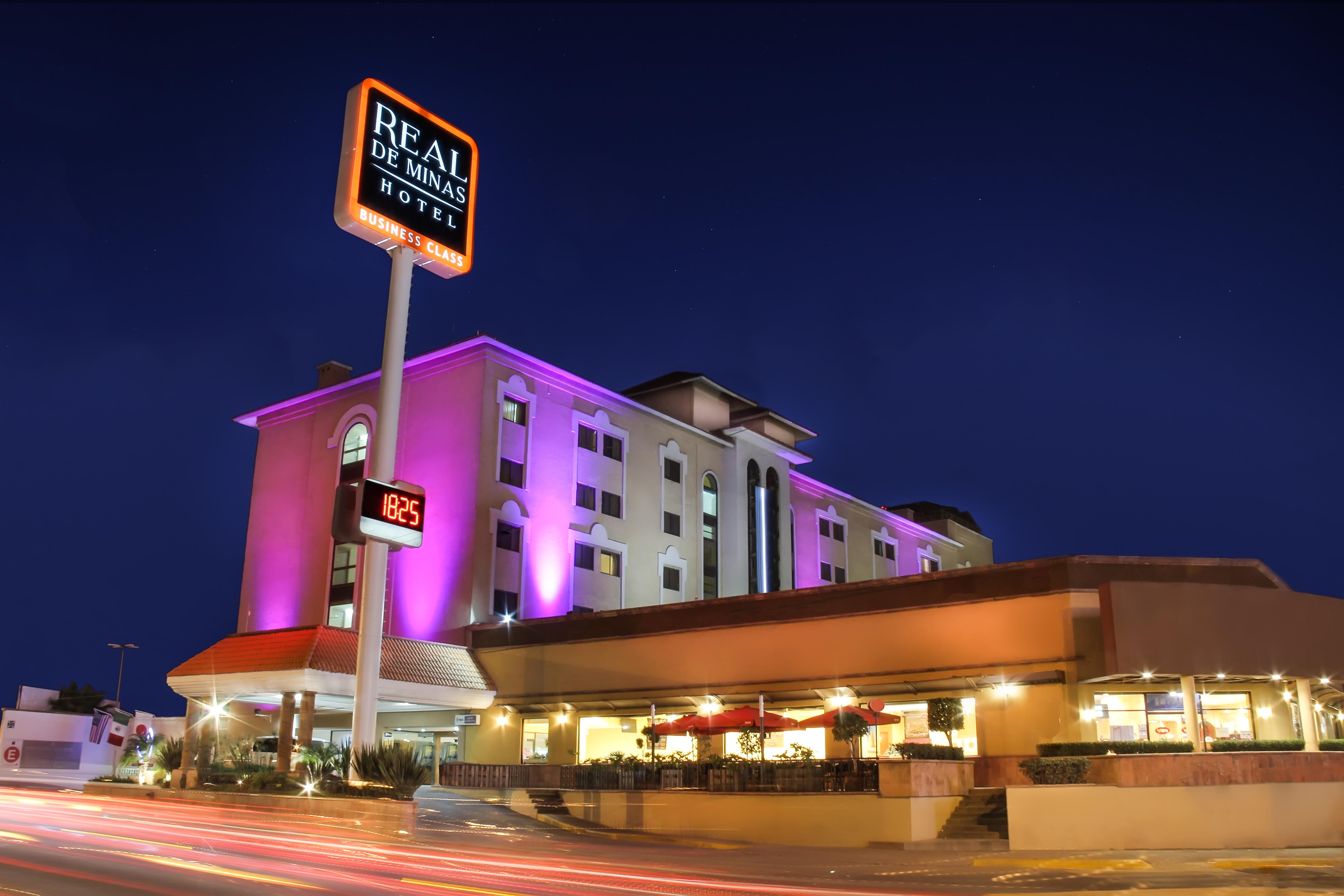 Imperio De Angeles Executive Leon Poliforum Exterior photo