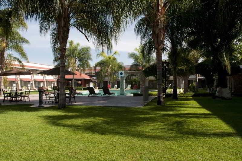 Imperio De Angeles Executive Leon Poliforum Exterior photo